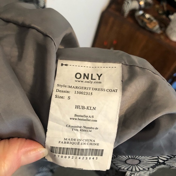 Spring Coat Small Only - Picture 5 of 7